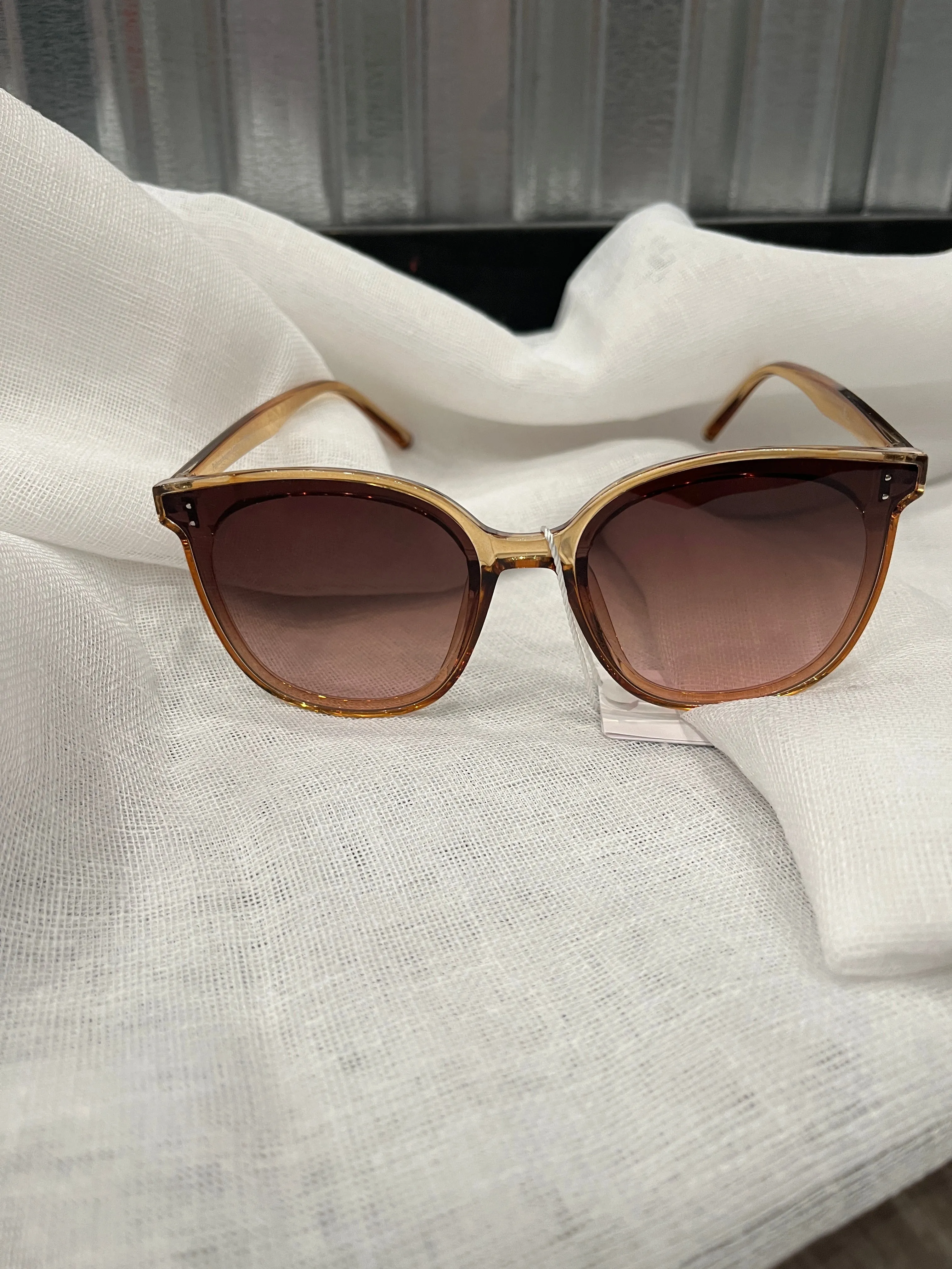 Oversized Butterfly Gradient Sunnies