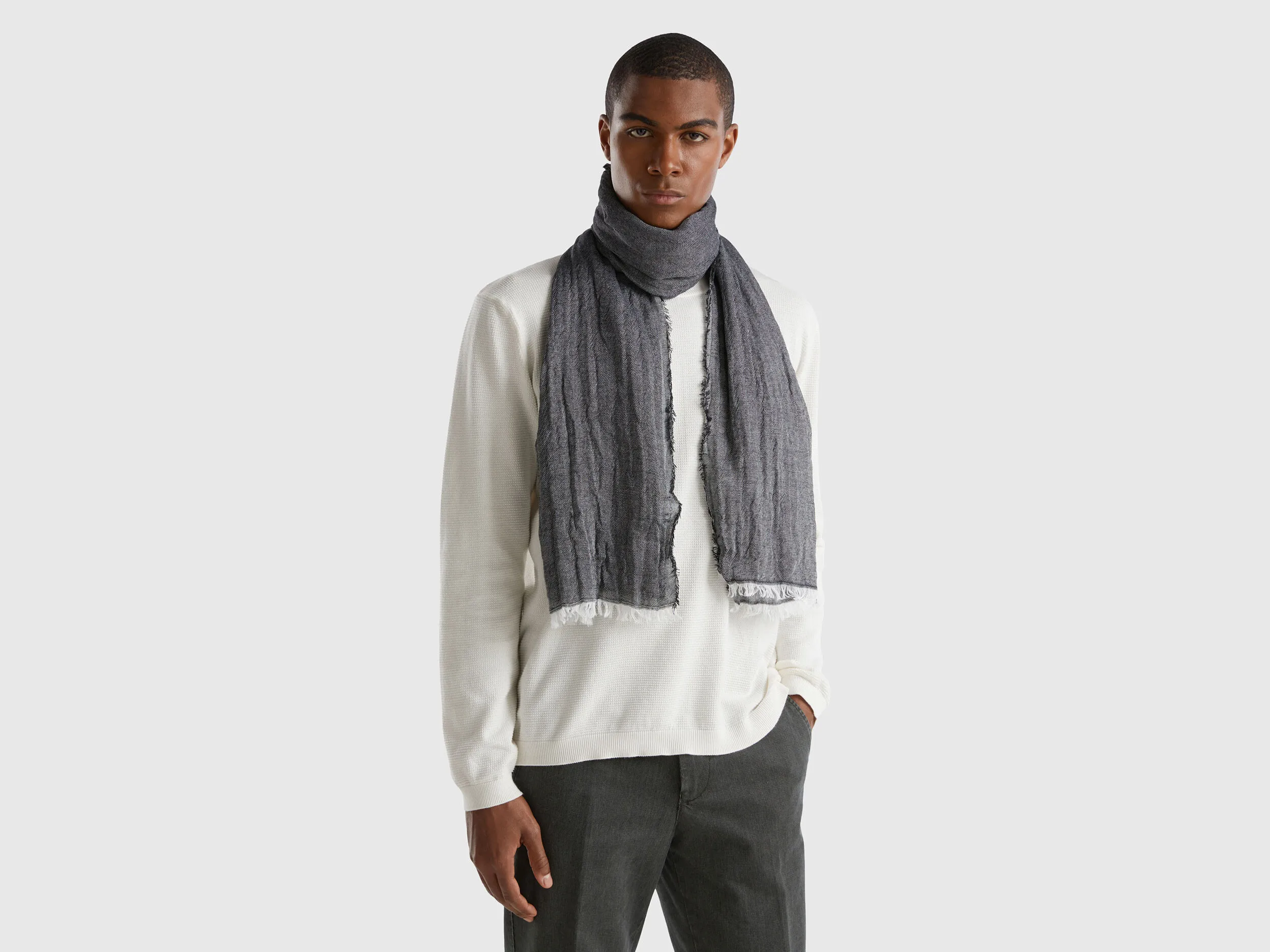 Scarf in recycled cotton blend - Black | Benetton