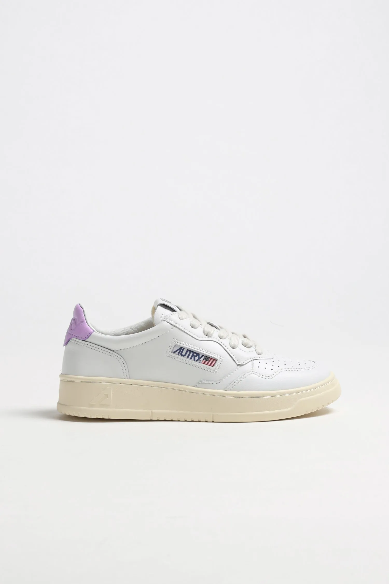 Sneaker Medalist Low in Weiß/English Lavender